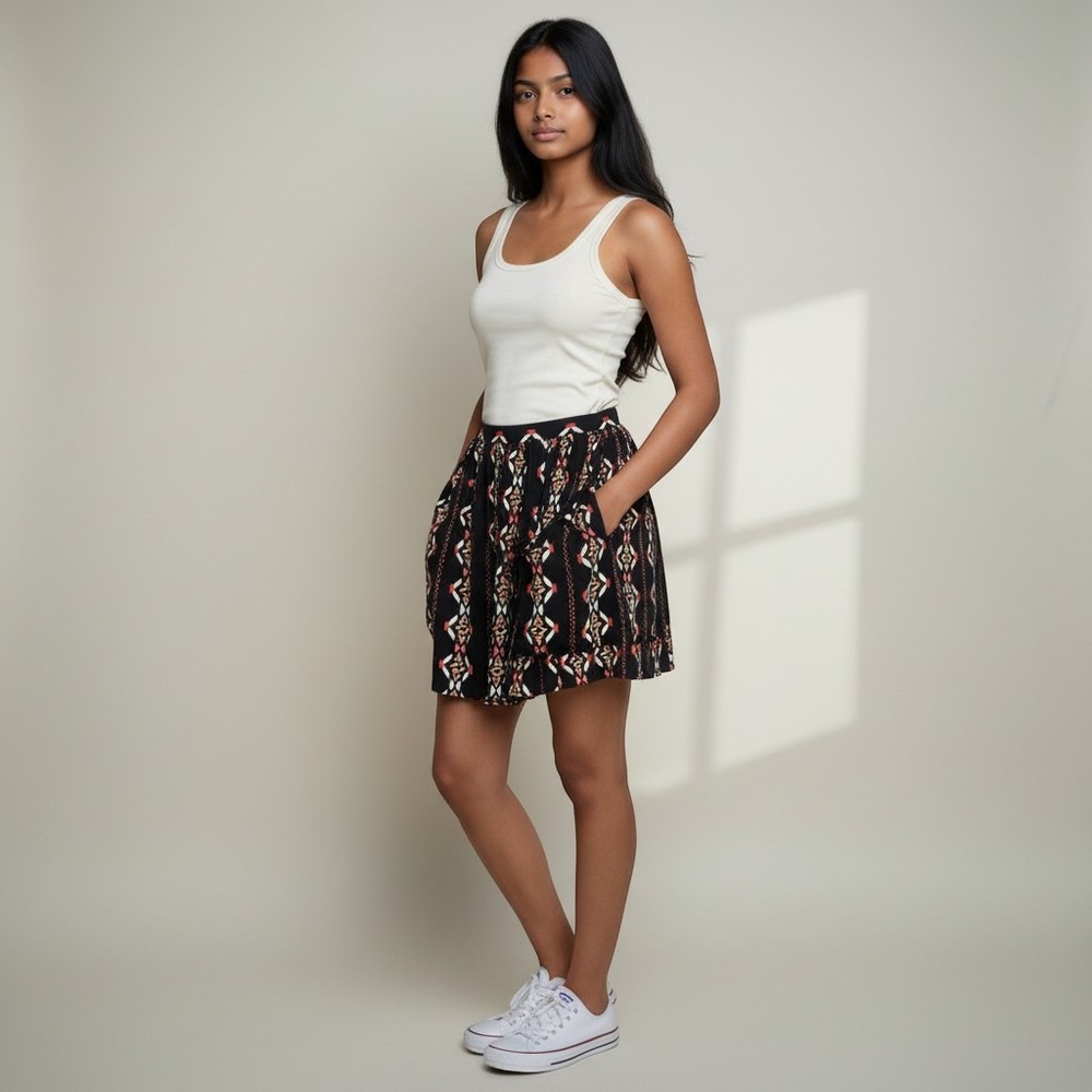 Forever 21 Womens XS Black Geometric Tribal Print Rayon Mini‎ Skirt with Pockets